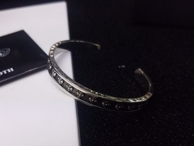 Ch*0me He**ts bracelets